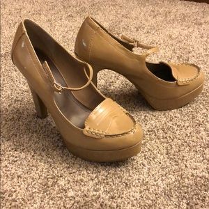 LC Nude Penny Loafer Pumps Like New SZ 9